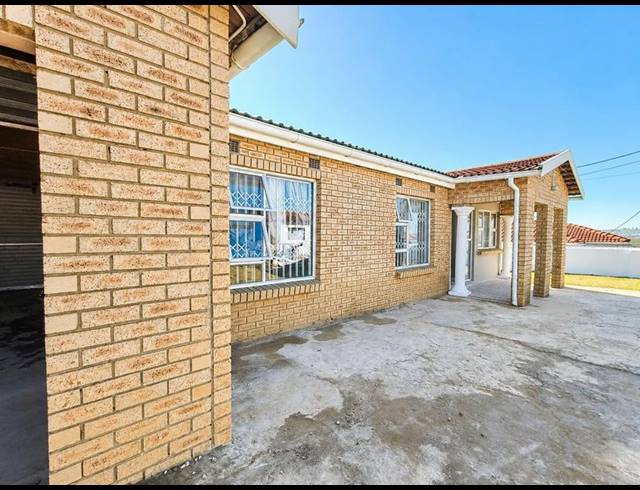 3 BEDROOM PROPERTY TO RENT IN NCAMBEDLANA